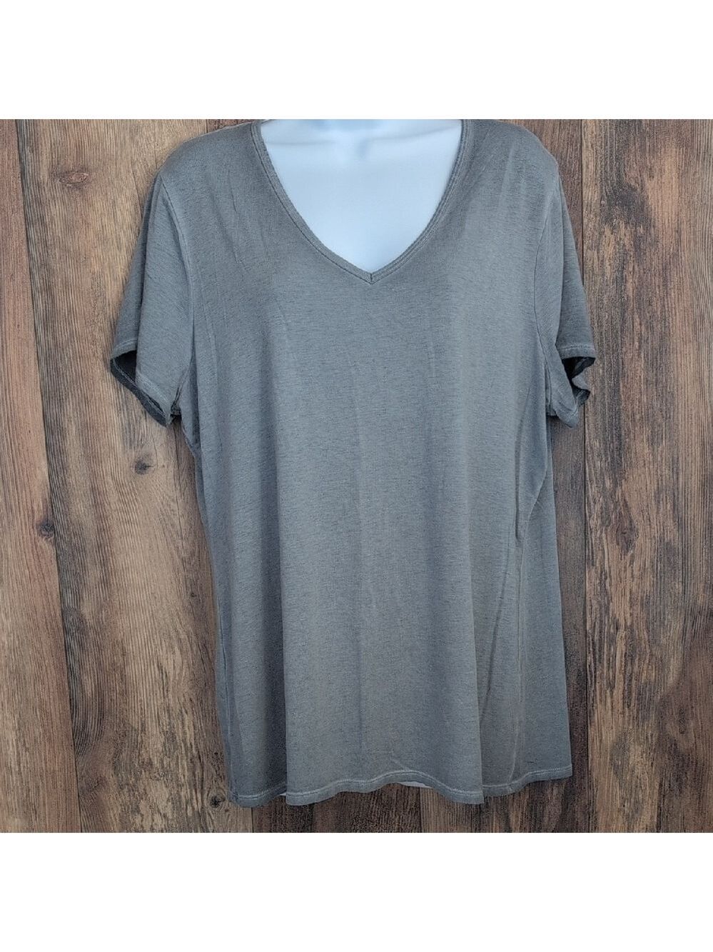 Time and Tru Heather Gray V-Neck Tee XL 623D